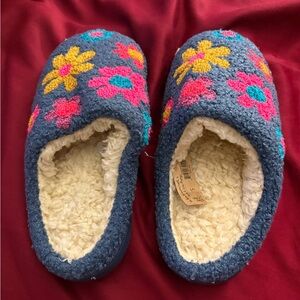 Natural Life Cozy Fleece-Lined Slippers
NWT